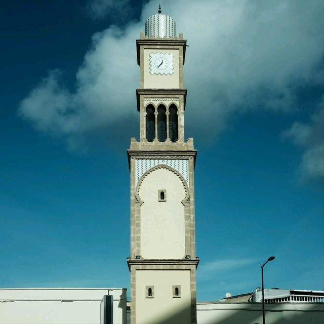 Casablanca’s Architecture – Where Tradition Meets Modern Grace 🏛️🌆