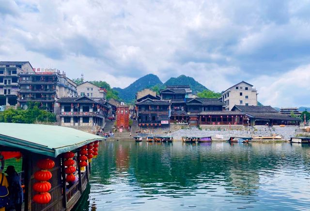 特別喜歡邊城，特地去了茶峒古鎮