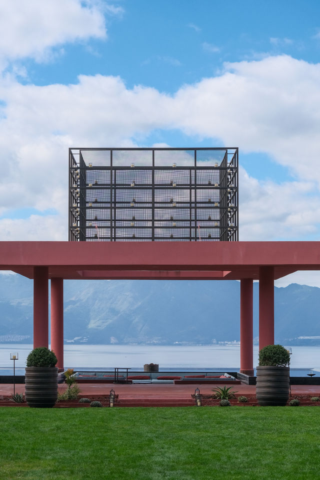 撫仙湖頂奢酒店上新，寶麗灣把愛麗絲夢遊的仙境般進現實