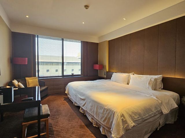 西安威斯汀酒店躺在床上看大雁塔絕美夜景