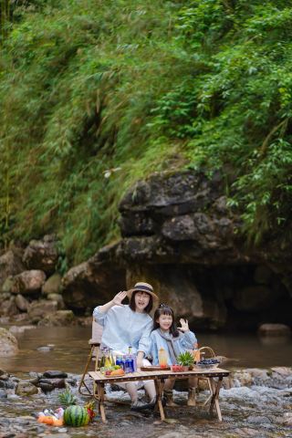 100+ per capita |Stay in a mountain courtyard with traceable streams, hiking, and wild exploration