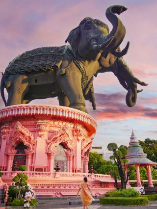 I thought the Grand Palace was beautiful until I came here...