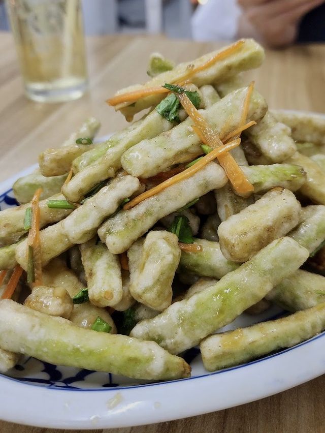 ร้านเกี๊ยวจีน ร้านดูธรรมดา แต่รสชาติไม่ธรรมดา