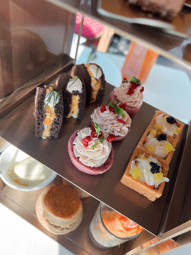 【九龍站 Café 100 - 唔使$250可以全港最高觀景台睇香港景色仲食到Ritz-Carlton下午茶？！👅】