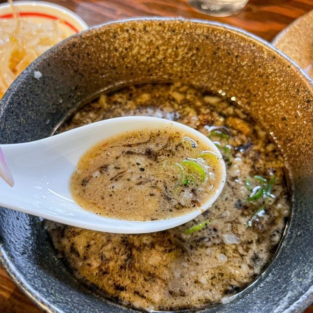 백종원과 수지도 다녀간 신주쿠 최강 츠케멘 맛집 