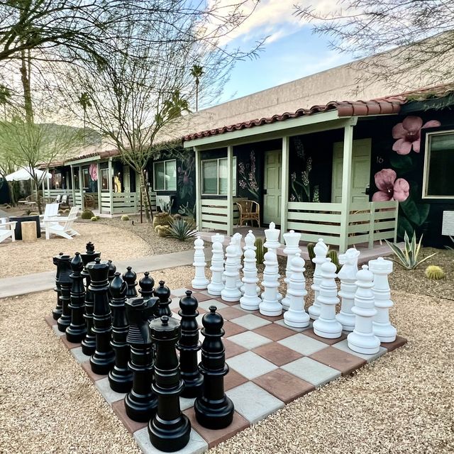 Fleur Noire Hotel โรงแรมบูติคใน Palm Spring, CA.
