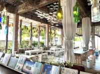 ร้านกาแฟน่ารัก บรรยากาศริมทะเล ชิลๆ ริมปากน้ำ