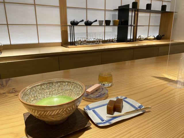石川・金沢。金沢駅で加賀棒茶を楽しむ『丸八製茶場 金沢百番街店』
