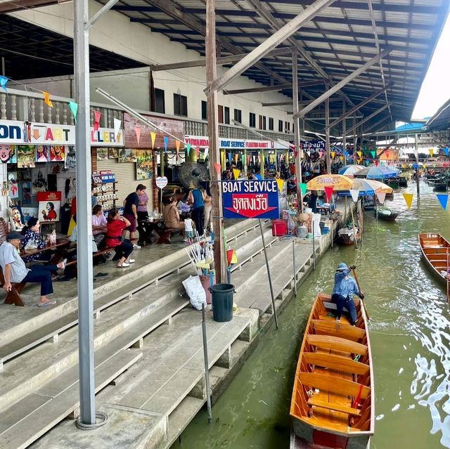 ลงเรือเที่ยว ตลาดน้ำดำเนินสะดวก ราชบุรี