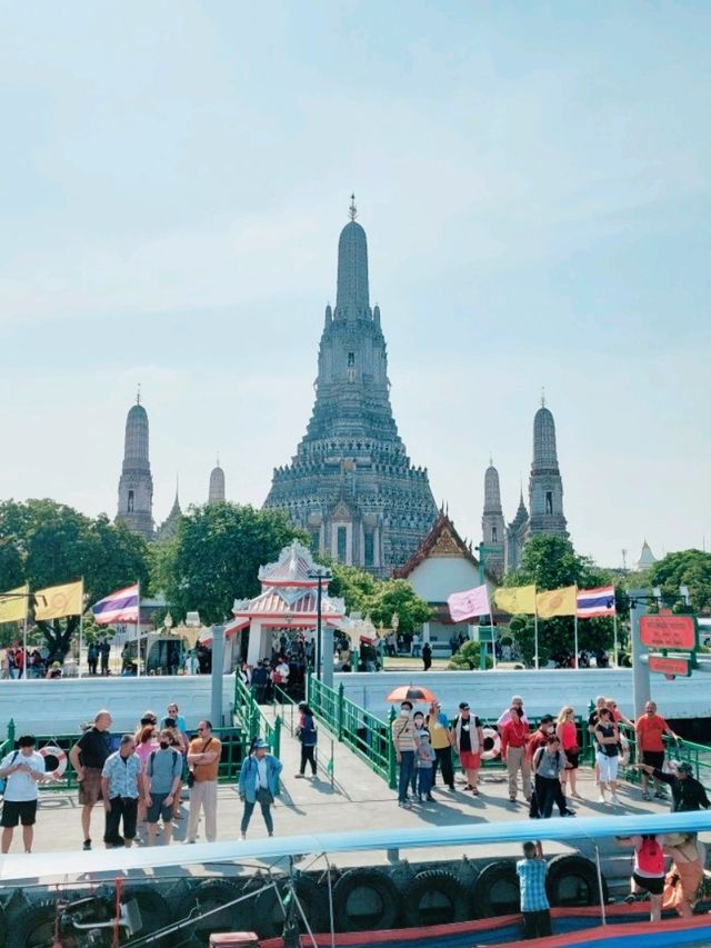 Scenic Boat Ride to Wat Arun Temple