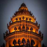 Phnom Penh and her monument...