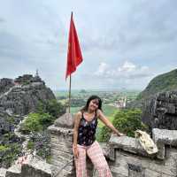 Ninh Bình, Hanoi Vietnam 🏔️⛅ 