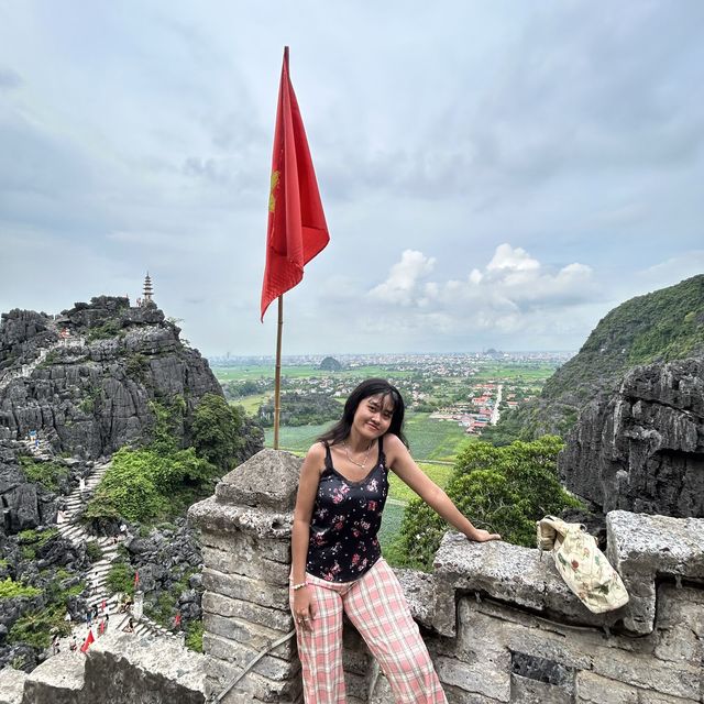 Ninh Bình, Hanoi Vietnam 🏔️⛅ 