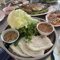 ร้านส้มตำหน้าค่ายนเรศวรหัวหิน แซ่บอีหลีสมชื่อ