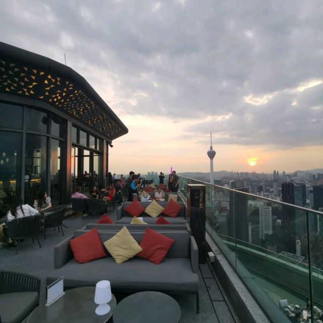 KUALA LUMPUR THE GARDEN CITY OF LIGHTS
