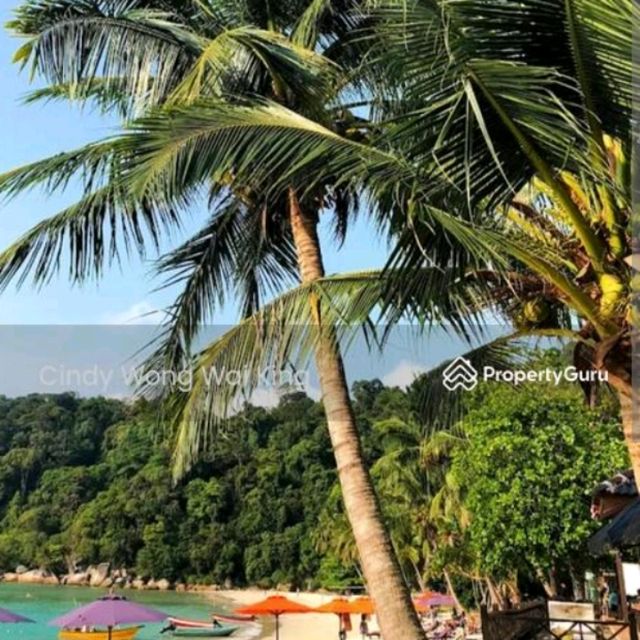 SEA THROUGH WATER AT PULAU PERHENTIAN