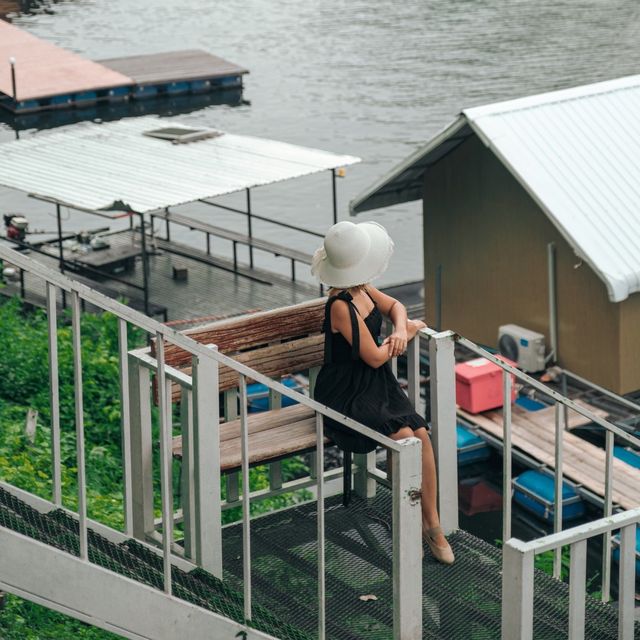 ริเวอร์แจ่มจันทร์ | นอนบ้านริมน้ำที่กาญจนบุรี