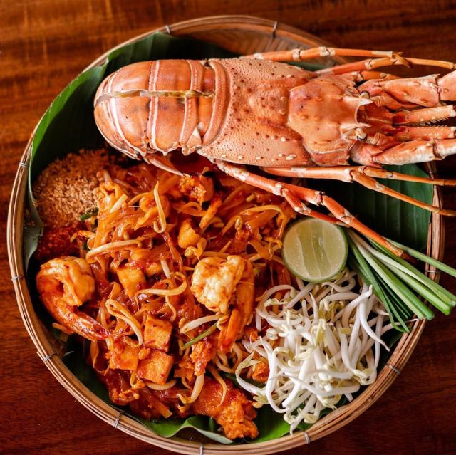 ผัดไทยกุ้งมังกร ร้านอาหารท้ายราง พังงา