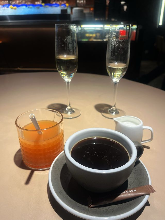 浪漫情調🌹高質三層架tea set下午茶🥂🍰無可挑剔🤩  🦪Feast Oyster Bar  