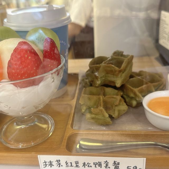 貓的天空之城書店（甘坑客家古鎮內）