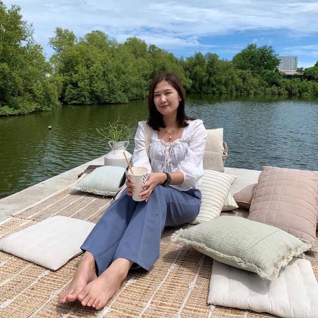 คาเฟ่บรรยากาศดี  PULSE/BANG KHUN THIAN