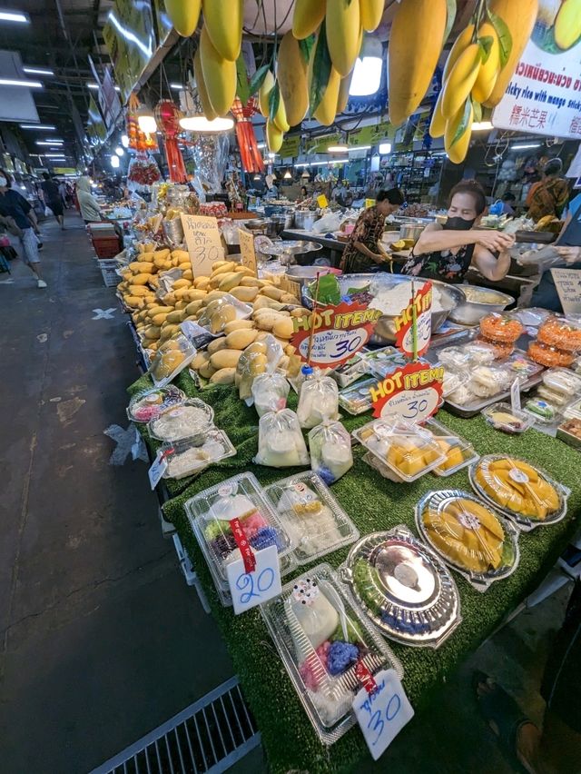 A Culinary Expedition at Chiang Mai Gate Market