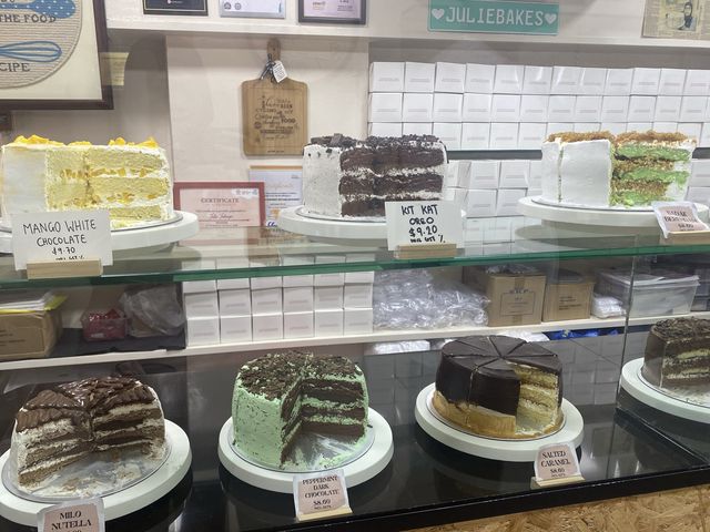 Julie Bakes - Fusion Cakes