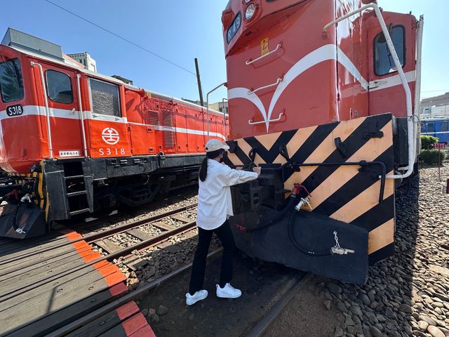 🚂 彰化扇形車庫：回顧歷史，探索退役火車車庫的魅力！🚂