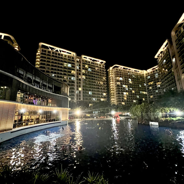 BEACH IN THE MIDDLE OF A CONCRETE JUNGLE!