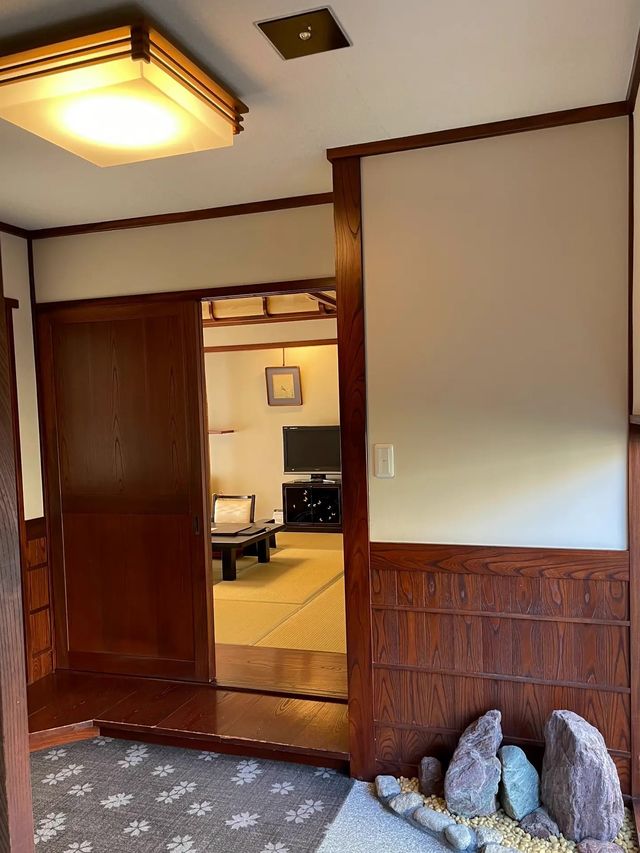 一泊2食付き！部屋に温泉付きなのに土日で1人25000円から！？コスパ最強熱海の老舗旅館！