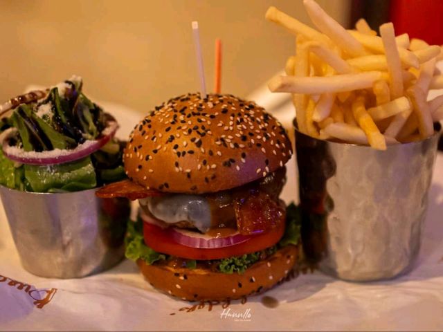 ชี้เป้าร้านอร่อย จนต้องบอกต่อ Burger & Lobster 