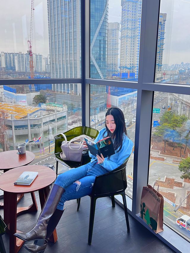 졸라서 많이 가고싶었던 카페 방문 상상보다? 좋았습니다....🏙🌲