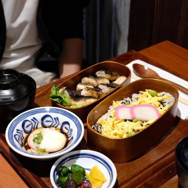 尖沙咀新開鰻魚飯專門店 超巨型沙羅鰻蛇丼‼️😱