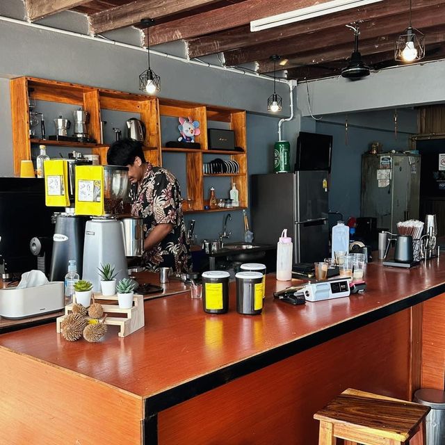 Custom Caff Coffee Roasters ☕️🍫