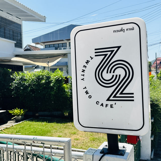 Twenty two cafe