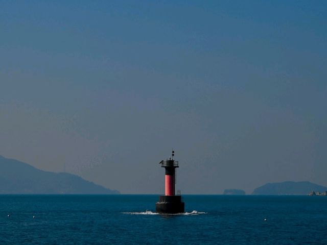 짙은 푸른색의 바다🛳통영에서 배타고 한시간 '욕지도'