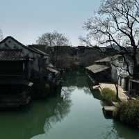 到杭州旅游 一看西湖，二看灵隐
