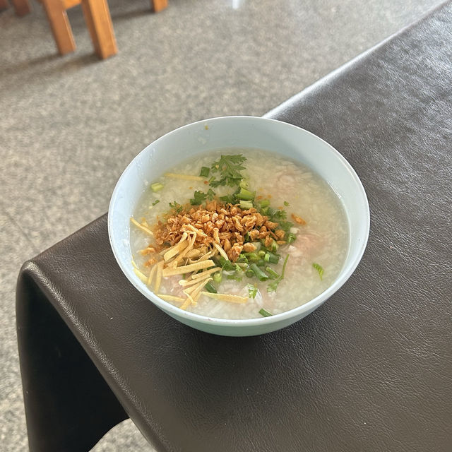 ร้านบรรยากาศดีริมน้ำโขง “ร้านแม่งามอิ่มอร่อย“