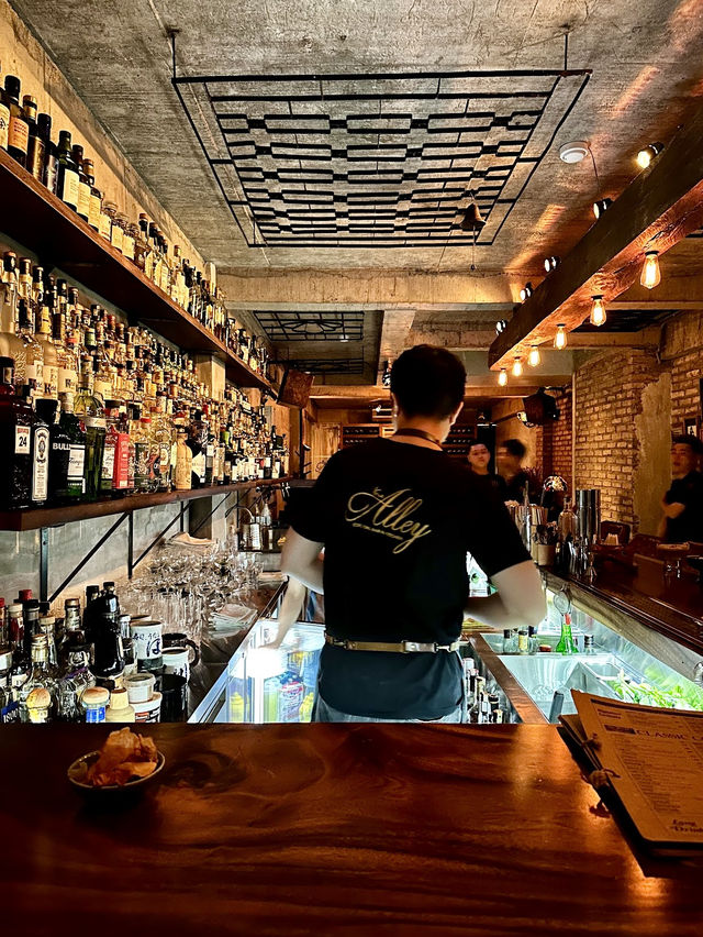 The Alley Cocktail Bar & Kitchen