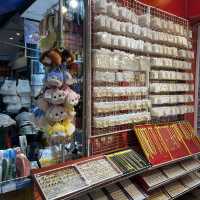 방콕 차이나타운의 대형 로컬 시장, Sampheng Market