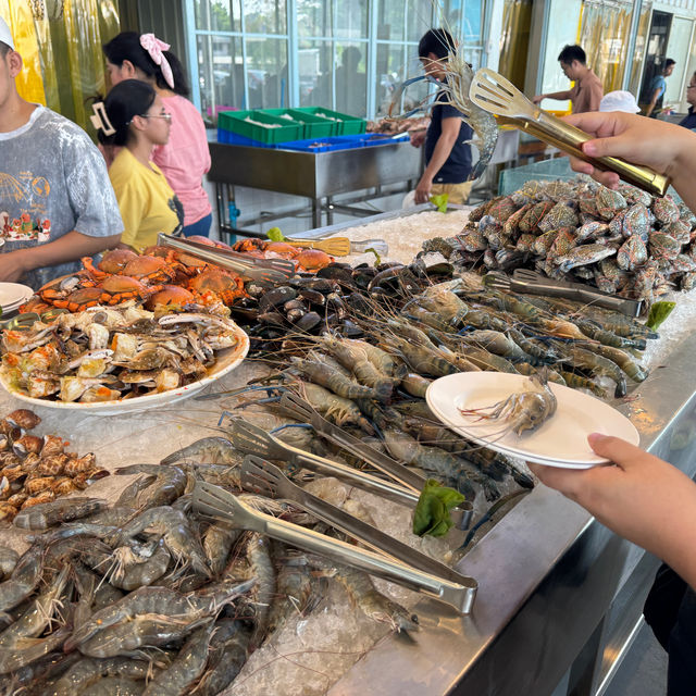 บุฟเฟต์ทะเลที่ห้ามพลาดอีกร้าน Mungkorn Seafood