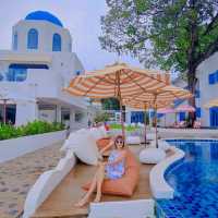 คาดฟ่ ที่พัก ที่เหมือนยกซานโตรินี่มาไว้ที่พัทยา