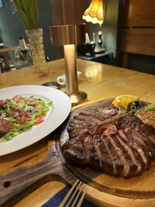 Sakon Nakhon's Francais Yaki Steakhouse: A Thai-French Culinary Gem
