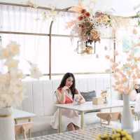 คาเฟ่ธีมดอกไม้ Blanc Eatery & Cafe ศรีนครินทร์