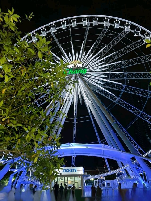 Experiance the largest and amazing riverfront lifestyle bazaar in Bangkok