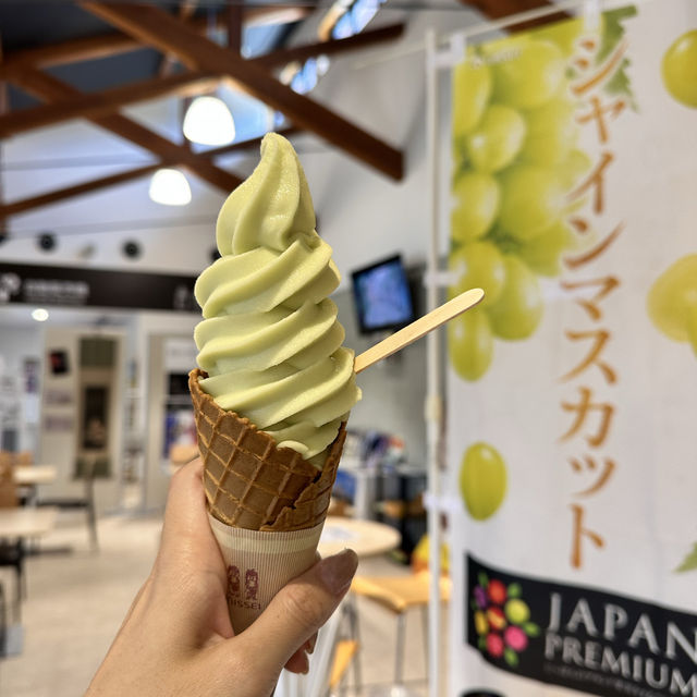 【島根】シャインマスカットソフトクリームが美味しい！
