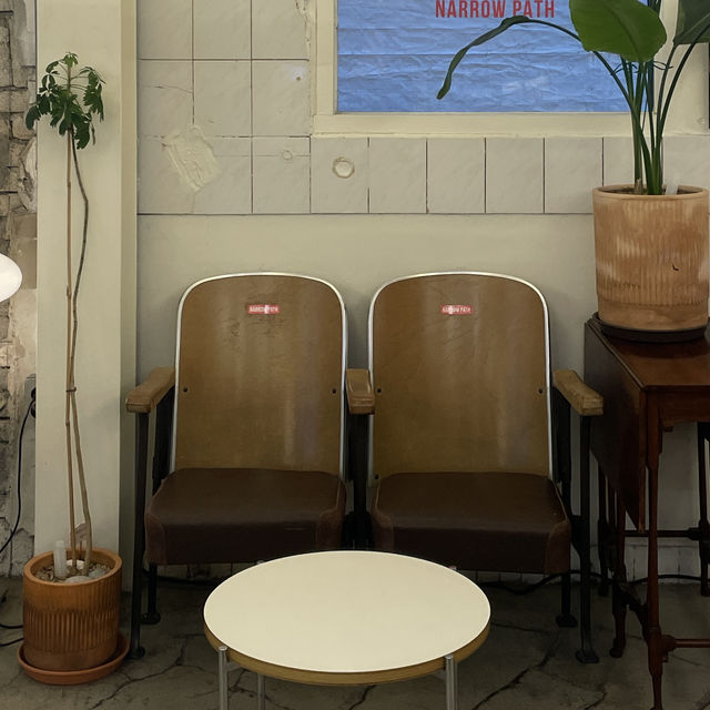 穴場すぎて教えたくない漢南洞にある居心地抜群カフェ"narrowpath"☕️