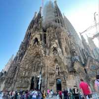 Gaudí’s Divine Vision: The Sagrada Familia, Barcelona’s Iconic Church