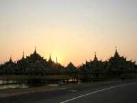 เที่ยวชมศาลาพระอรหันต์ เมืองโบราณ