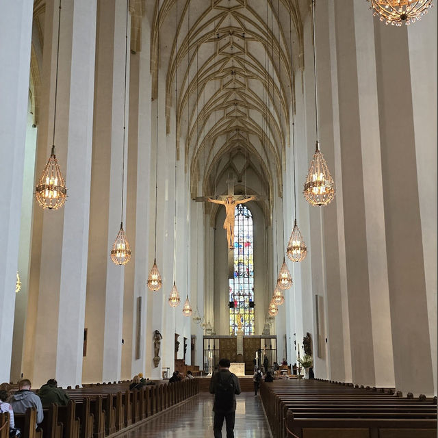 Munich’s Majestic Landmark